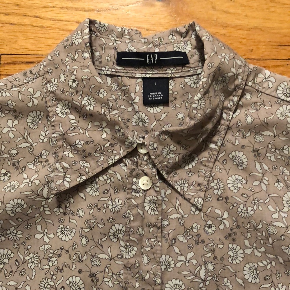 GAP button down shirt